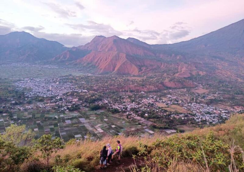 Lombok: 2-Day Sembalun Pergasingan Hill Trek & Waterfalls - Who Should Consider This Tour?
