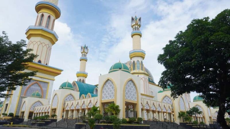 Lombok: City, Culture, Heritage & Beach Tour - FAQs