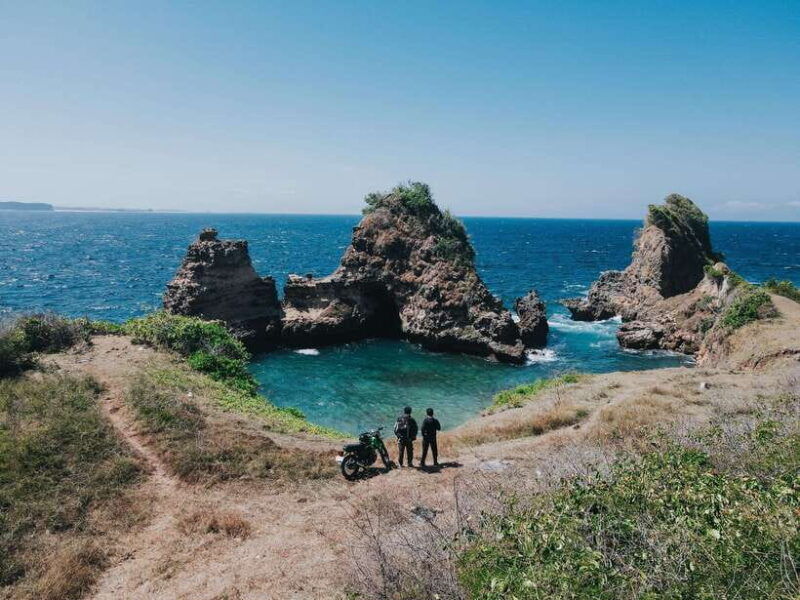 lombok-dirt-bike-sunrise-cliff-beaches-and-gunung-tunak