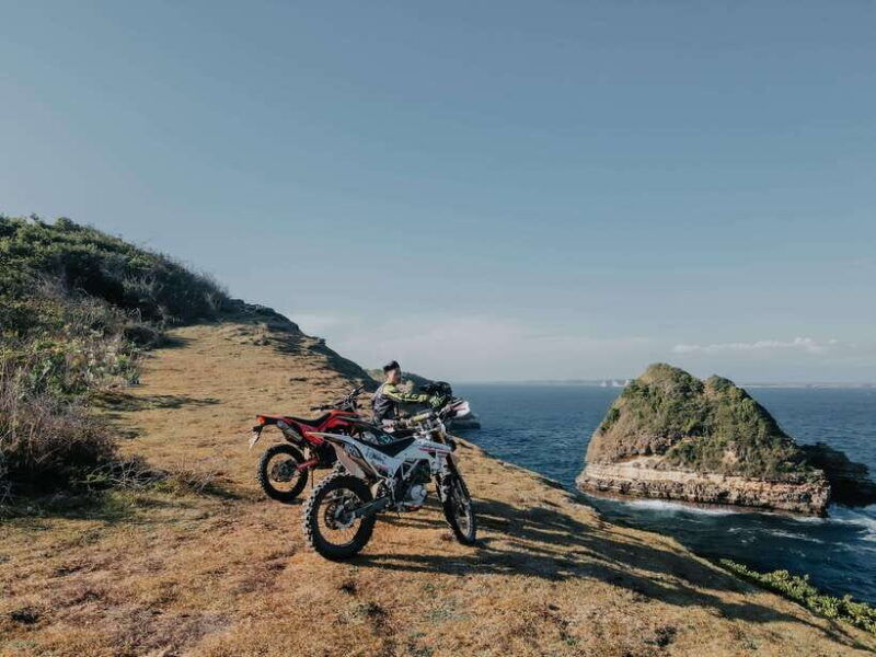 lombok-dirt-bike-through-cliffs-beaches-hill-with-sunset
