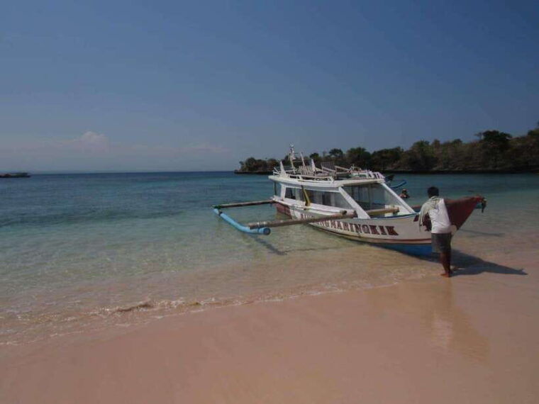 lombok-exotic-beach-and-beautiful-snorkeling