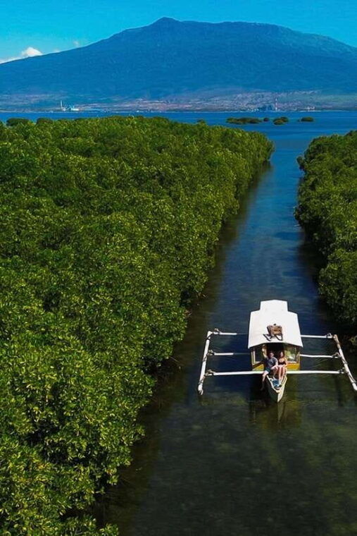 lombok-gili-kondo-petagan-and-snorkeling-tour-boat