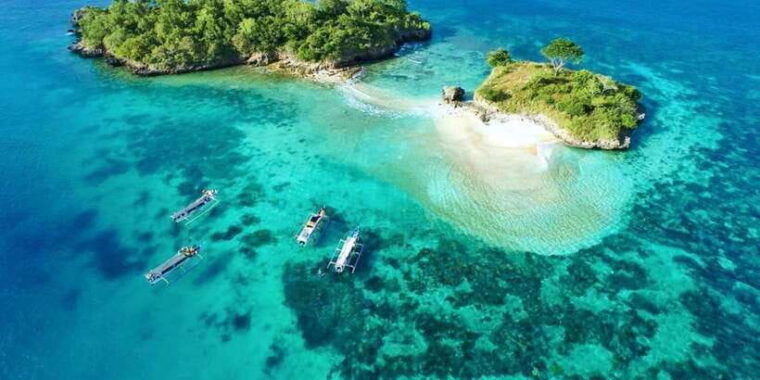 lombok-pink-beach-boat-trip-snorkeling-relaxing