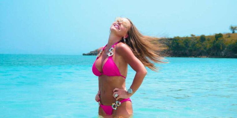lombok-pink-beach-boat-trip-snorkeling-relaxing