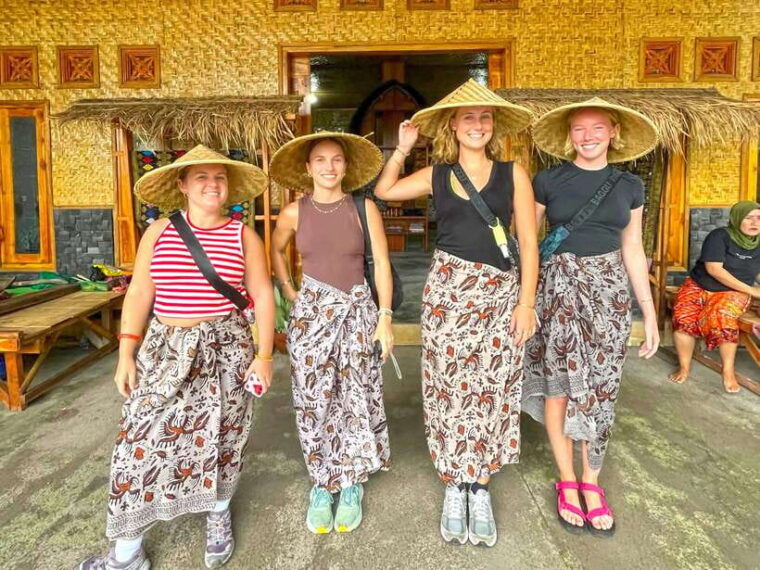 lombok-stocking-thread-mosquito-net-thread-culture-beach-tour