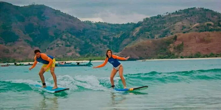 lombok-surf-lesson-for-beginner-in-selong-blanak-beach