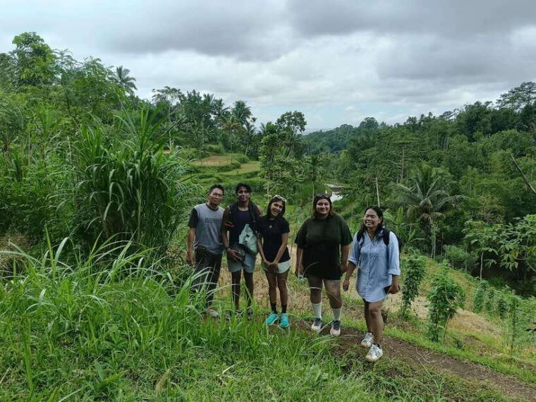 lombok-tetebatu-walking-tour-with-monkey-forest-waterfall