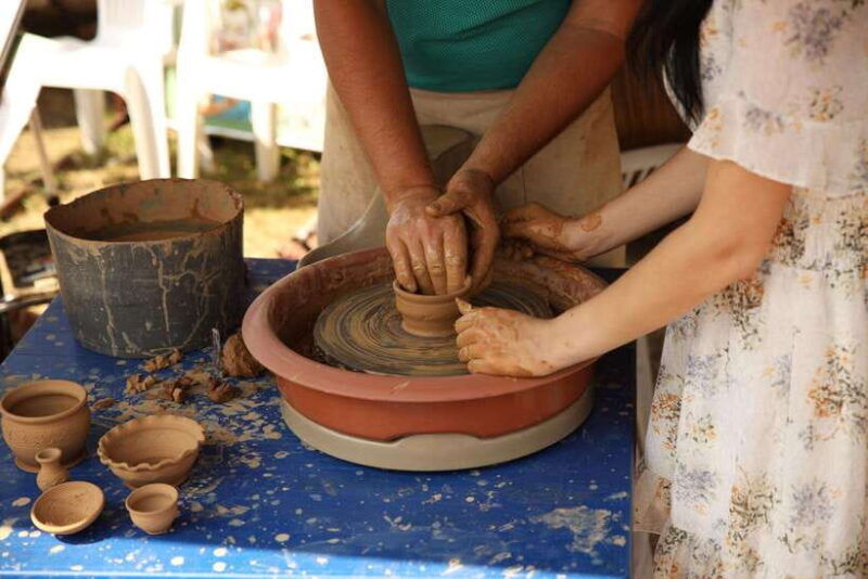 lombok-traditional-pottery-sukarara-weaving-tanjung-aan