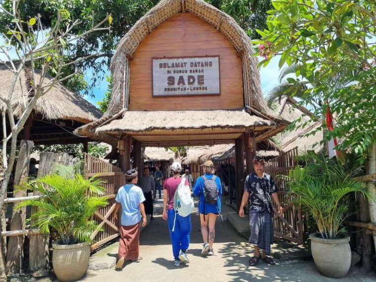 lombok-waterfall-and-traditional-village-private-tour