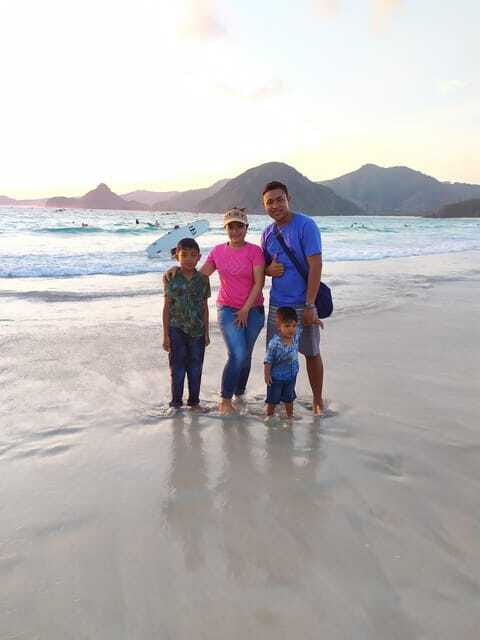 lombok-waterfall-beach-and-weaving-village-day-trip