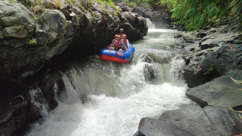lombok-waterfall-benang-kelambu-river-rafting-trip