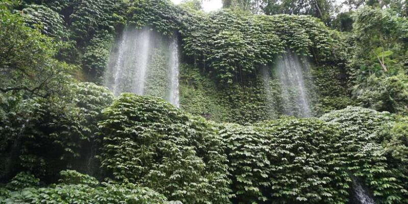 lombok-waterfall-benang-kelambu-river-rafting-trip