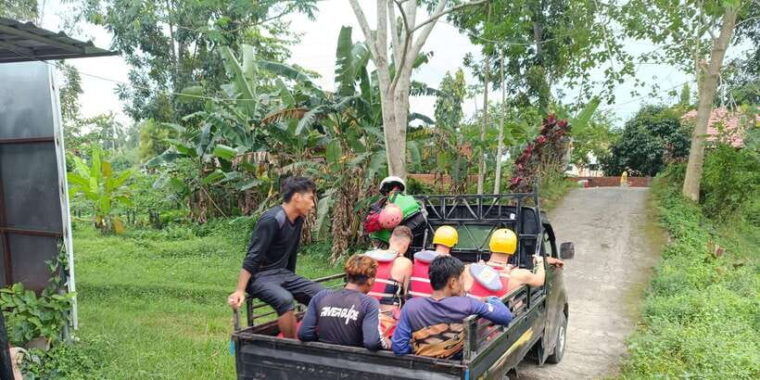 lombok-waterfall-benang-kelambu-river-rafting-trip