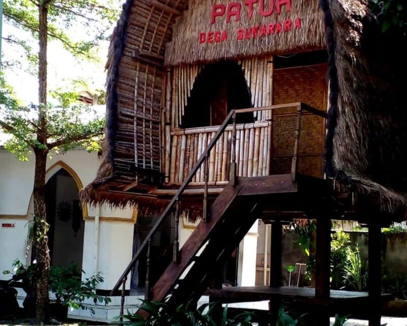 Lombok: Waterfall, Traditional Village & Kuta Beach Tour - What to Bring & Considerations