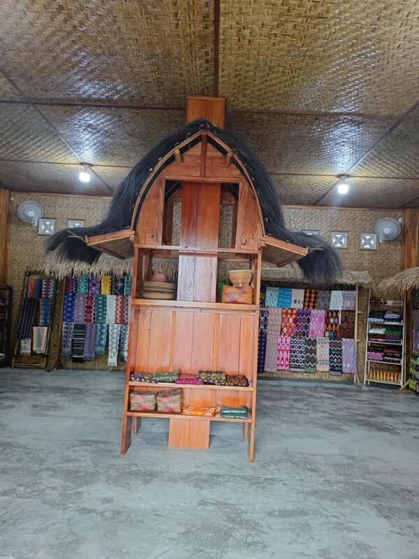 Lombok: Waterfalls, Coffee Plantation & Sasak Village Tour - Cultural Insights in a Sasak Village