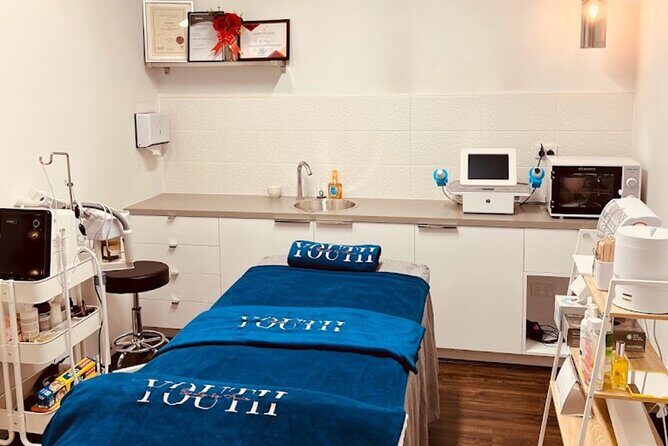 Lomi Lomi Massage & Vichy Shower in Cheltenham, Melbourne - Who Would Love This?