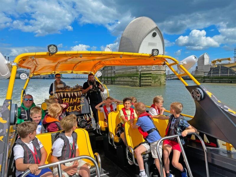 london-40-minute-thames-beast-jetboat-tour
