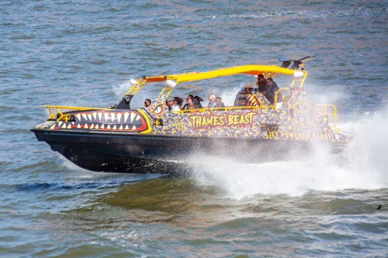 london-40-minute-thames-beast-jetboat-tour