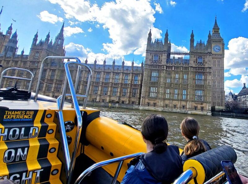 london-70-minute-thames-barrier-speedboat-tour