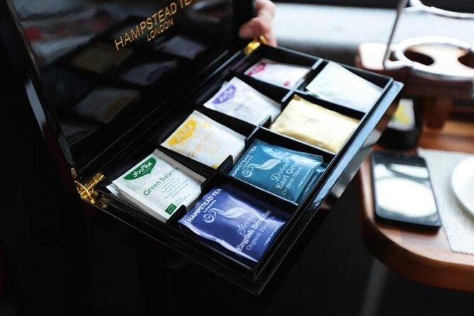 london-afternoon-tea-bus-and-panoramic-tour-on-lower-deck