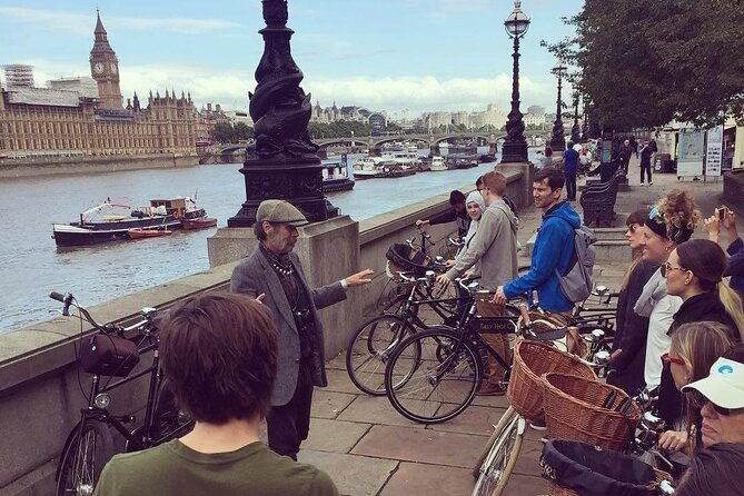 london-bike-tour-landmarks-secret-gems-pub-stop-street-art