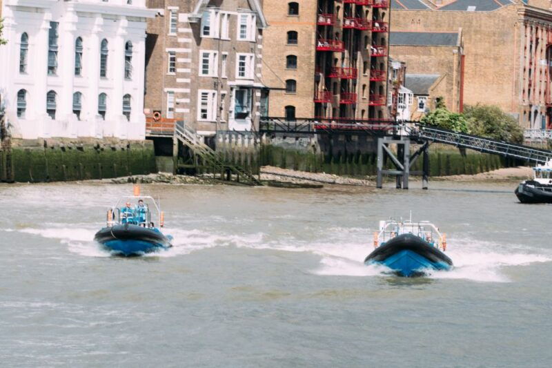 london-bond-for-day-tour-all-inclusive-speedboat