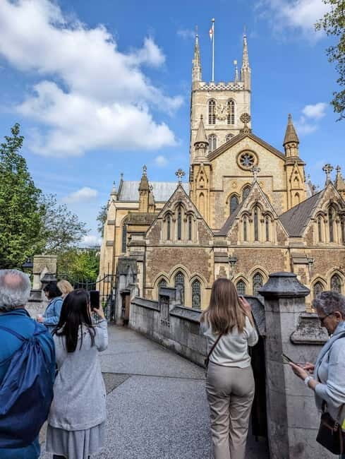London: Borough Market Food Tour with Local Guide - The Iconic Leadenhall Market & Harry Potter Magic