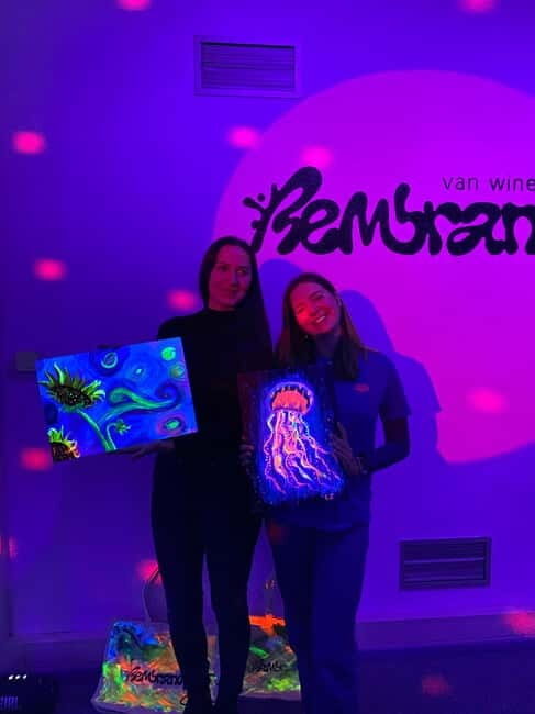 London: Bottomless Sip & Paint in the Dark - What to Expect from the Night