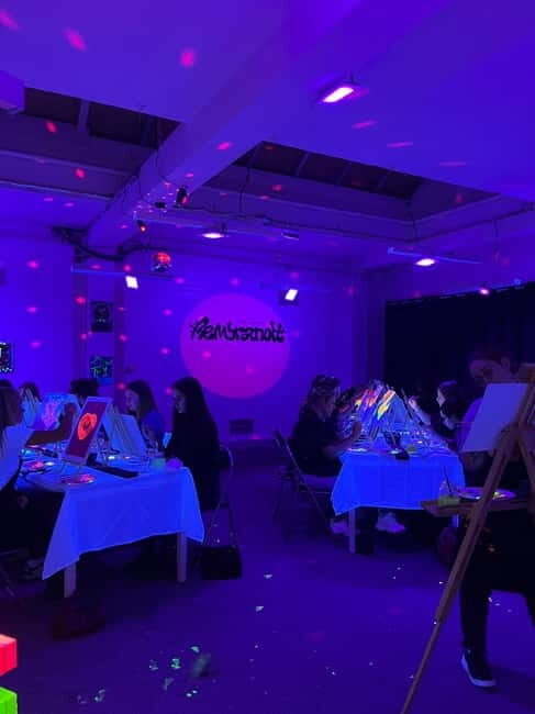 London: Bottomless Sip & Paint in the Dark - Frequently Asked Questions