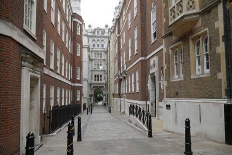 london-bridget-jones-2-5-hour-walking-tour