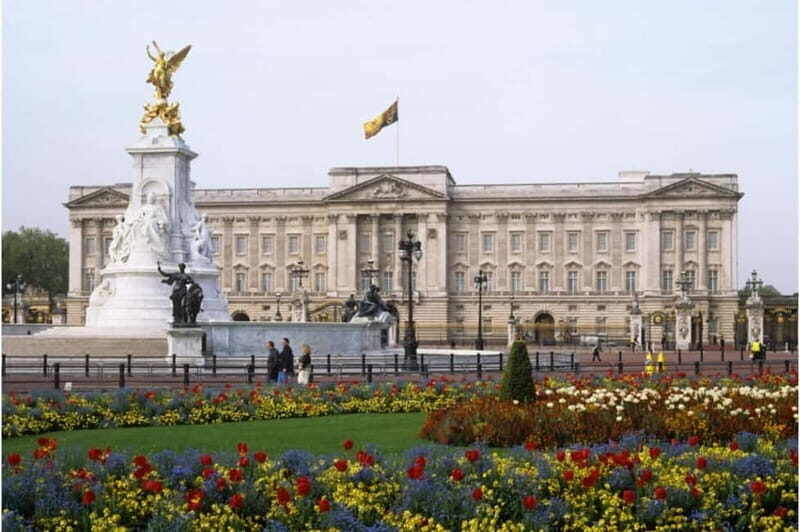 London: Buckingham Palace and Tea at Royal Horseguards Hotel - Detailed Breakdown of the Tour Experience