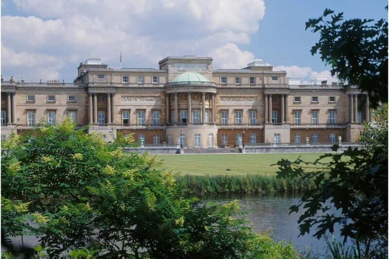 London: Buckingham Palace and Tea at Royal Horseguards Hotel - FAQ