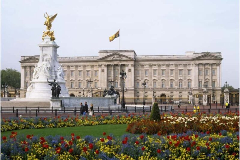 London: Buckingham Palace and Tea at The Clermont Hotel - Key Points