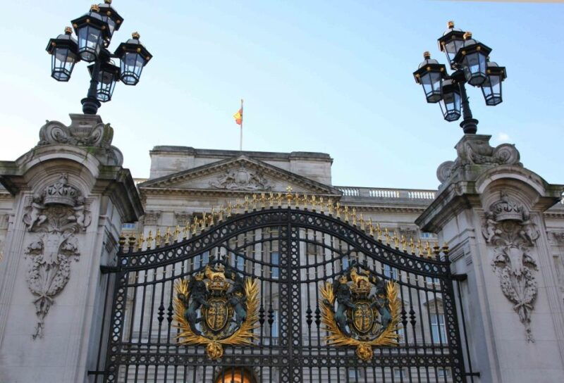 london-buckingham-palace-entry-ticket-royal-walking-tour