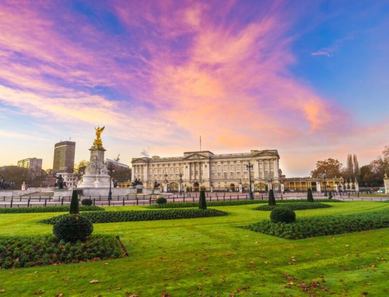 London: Buckingham Palace Ticket and Afternoon Tea Bus Tour - Who Will Love This Tour?