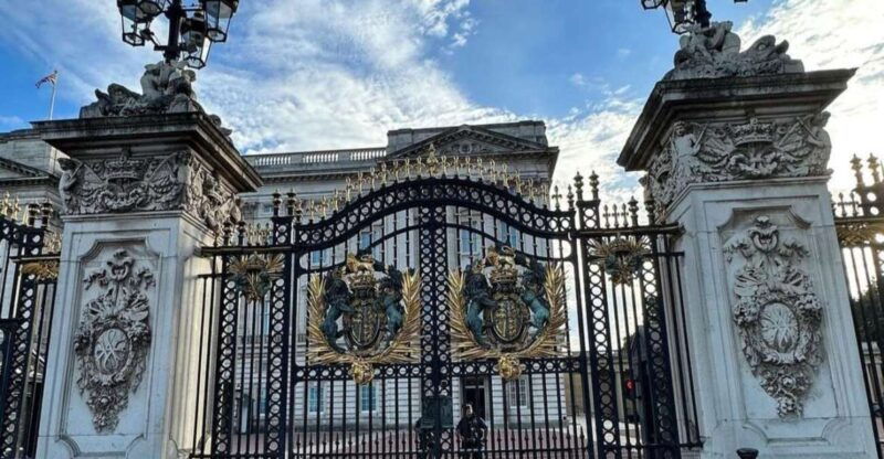 london-buckingham-palace-westminster-guided-walking-tour