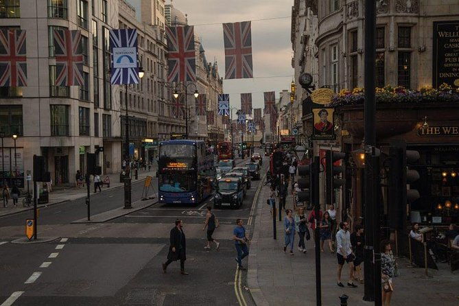 london-by-night-sightseeing-open-top-bus-tour-with-live-guide