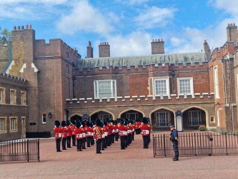 london-by-taxi-highlights-tour-in-a-real-london-black-cab