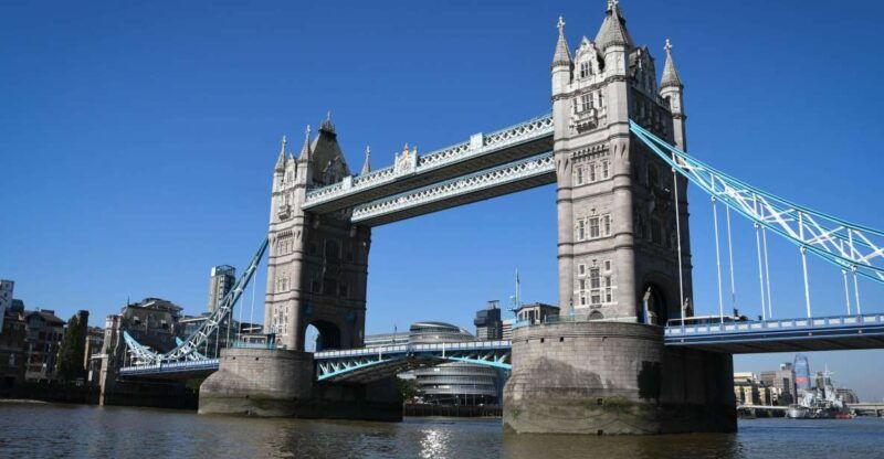 london-castles-bridges-southbank-walking-tour