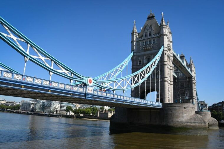london-castles-bridges-southbank-walking-tour