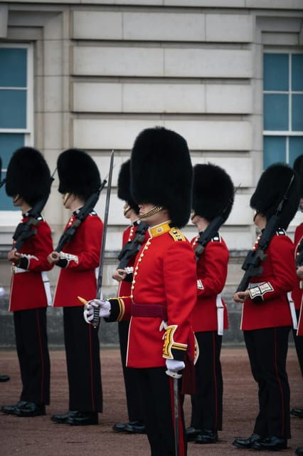 london-changing-of-the-guard-experience-and-landmarks-tour-2