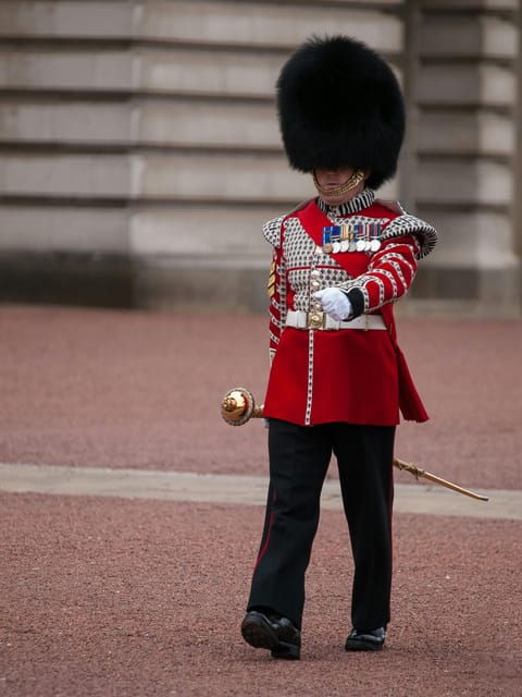 london-changing-of-the-guard-experience-and-landmarks-tour