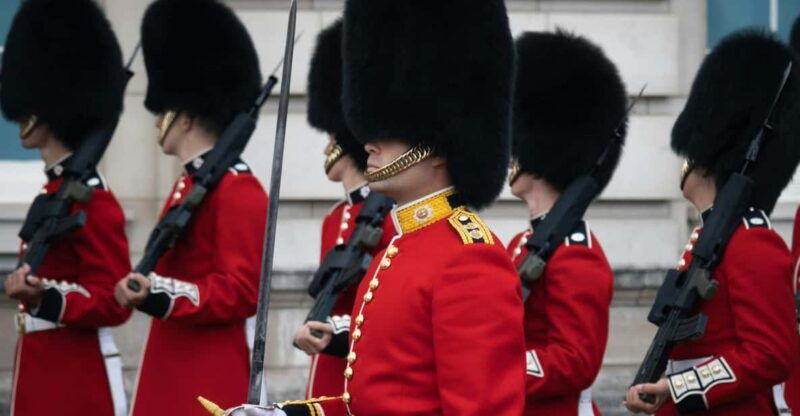 london-changing-of-the-guard-experience-private-tour-guide