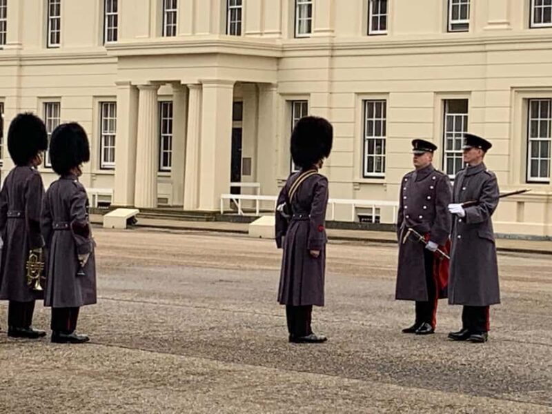 London: Changing of the Guard Experience with a Historian - Who Should Consider This Tour?