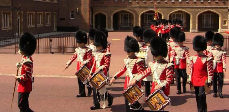 london-changing-of-the-guard-guided-tour-experience