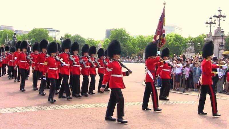 london-changing-of-the-guard-guided-tour-experience