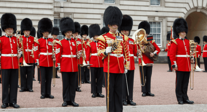 london-changing-of-the-guard-royal-london-walking-tour