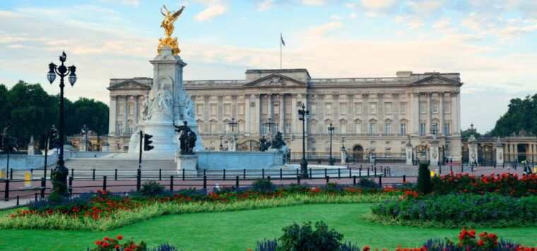 london-changing-of-the-guard-with-a-an-app