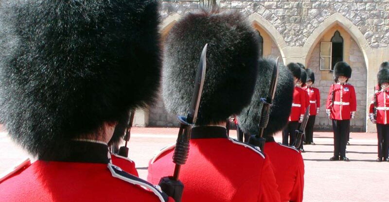 london-changing-of-the-guards-ceremony-guided-walking-tour