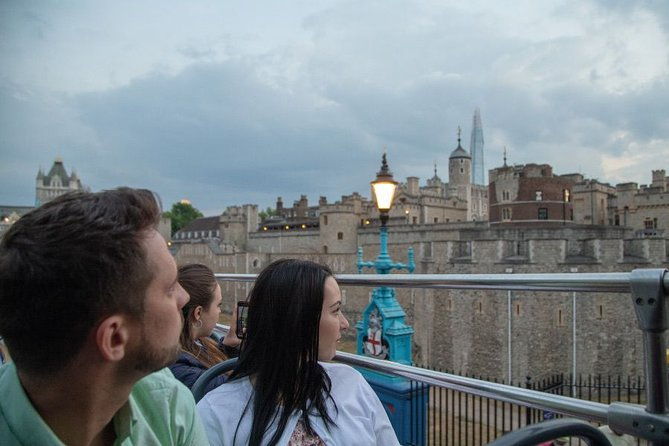 london-christmas-day-1-day-hop-on-hop-off-bus-tour-2